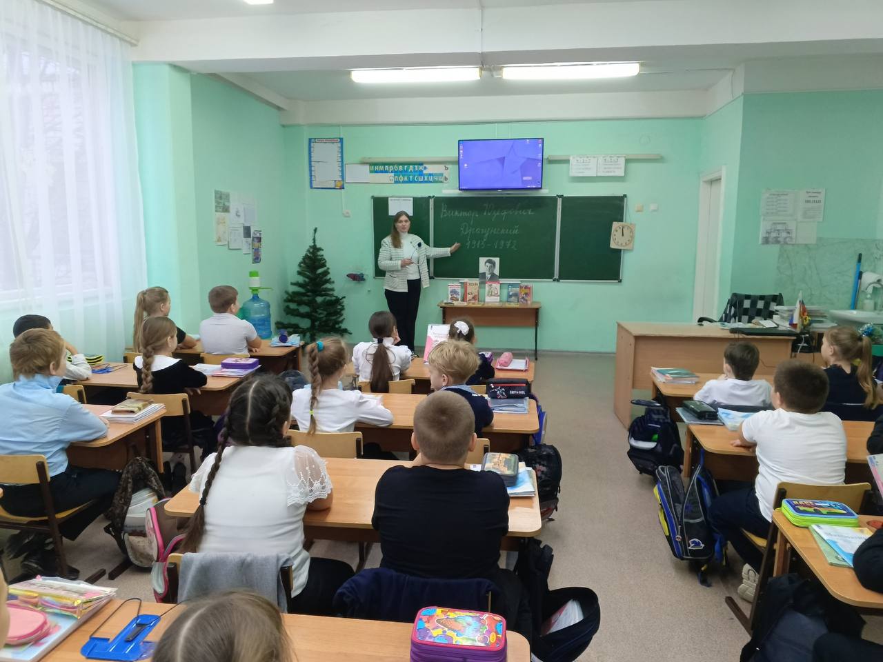 110-лет со дня рождения детского писателя В. Ю. Драгунского - "УЛЫБАЕМСЯ с ДРАГУНСКИМ!".